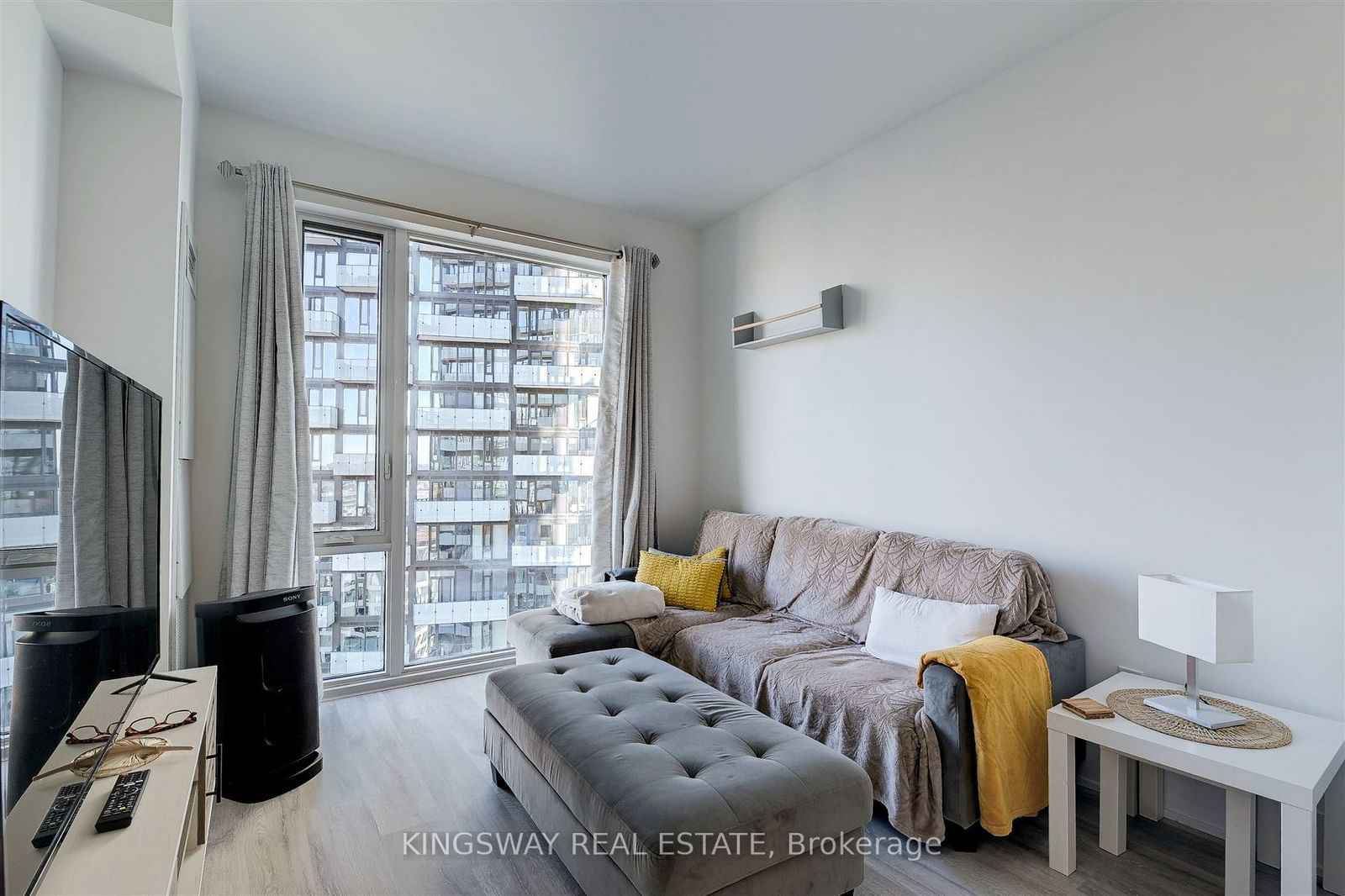 470 Front St W, unit 1907 for sale