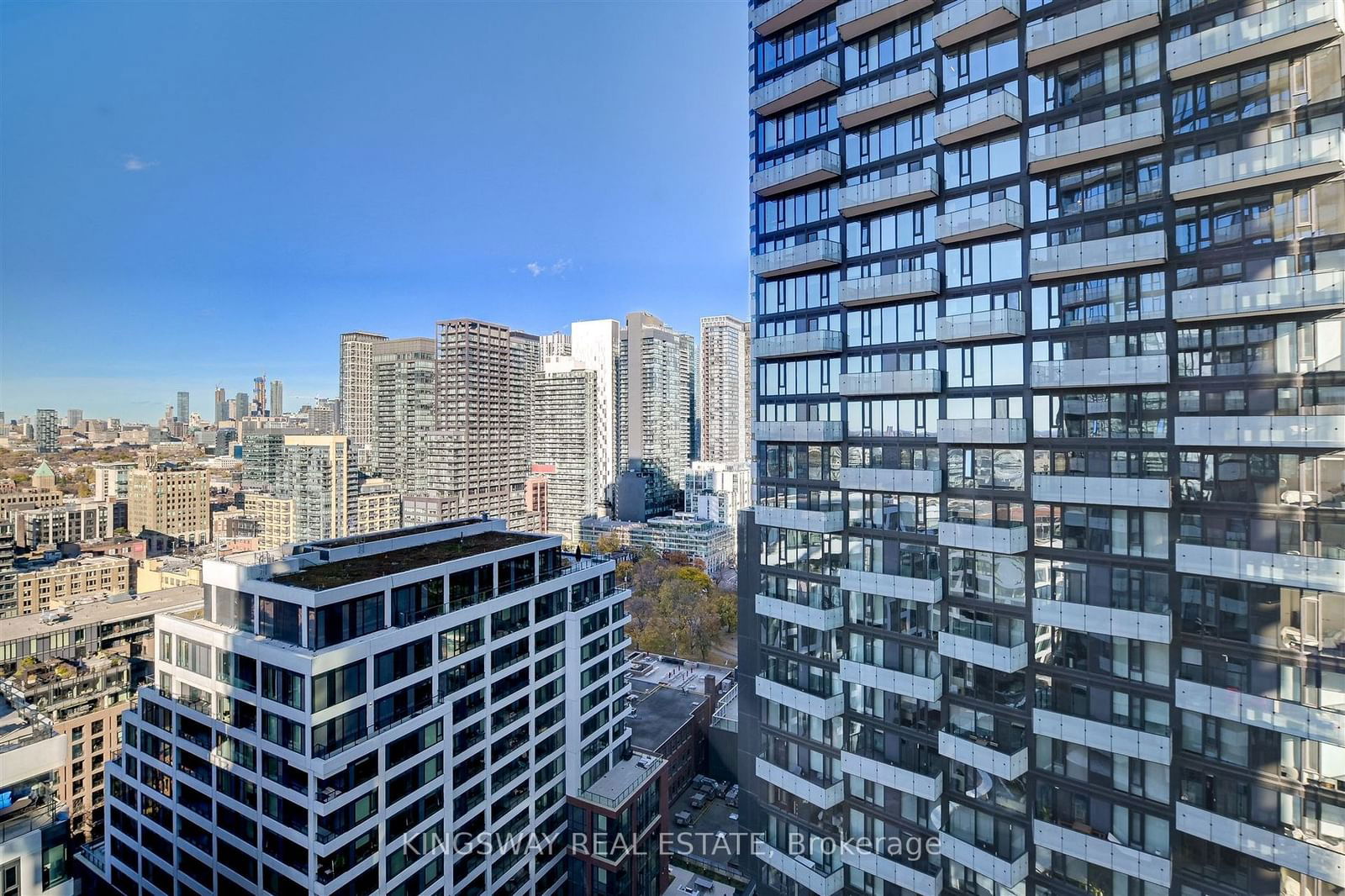 470 Front St W, unit 1907 for sale