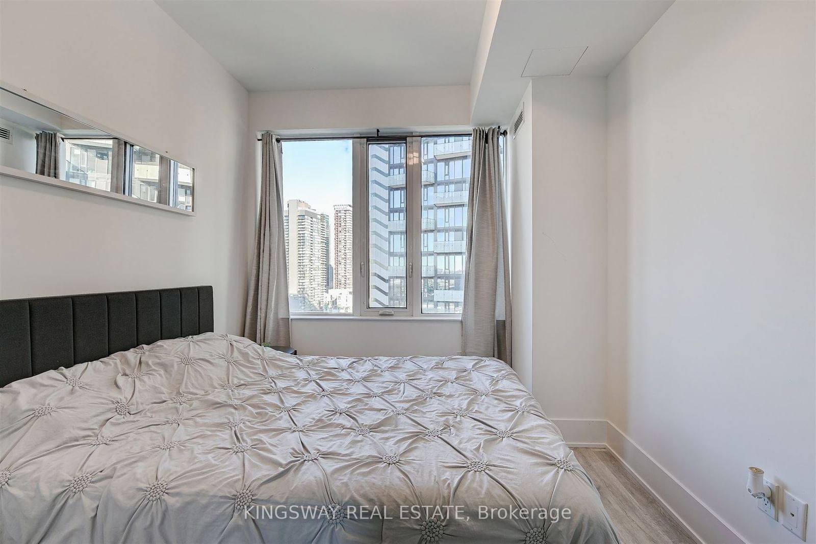 470 Front St W, unit 1907 for sale