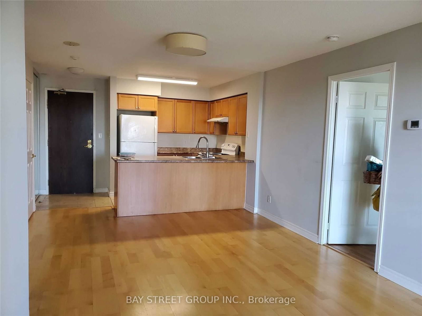 18 Spring Garden Ave, unit 2207 for rent