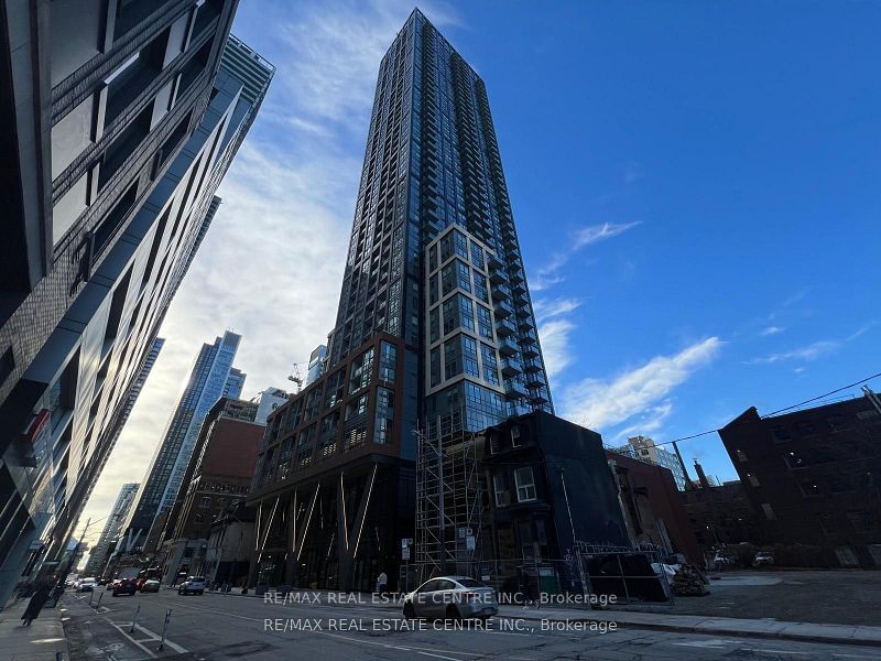 108 Peter St W, unit 725 for rent