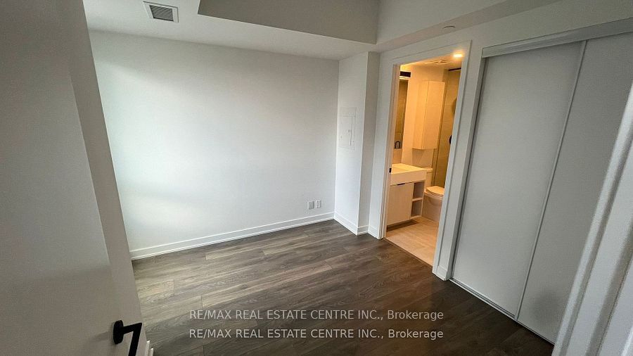 108 Peter St W, unit 725 for rent