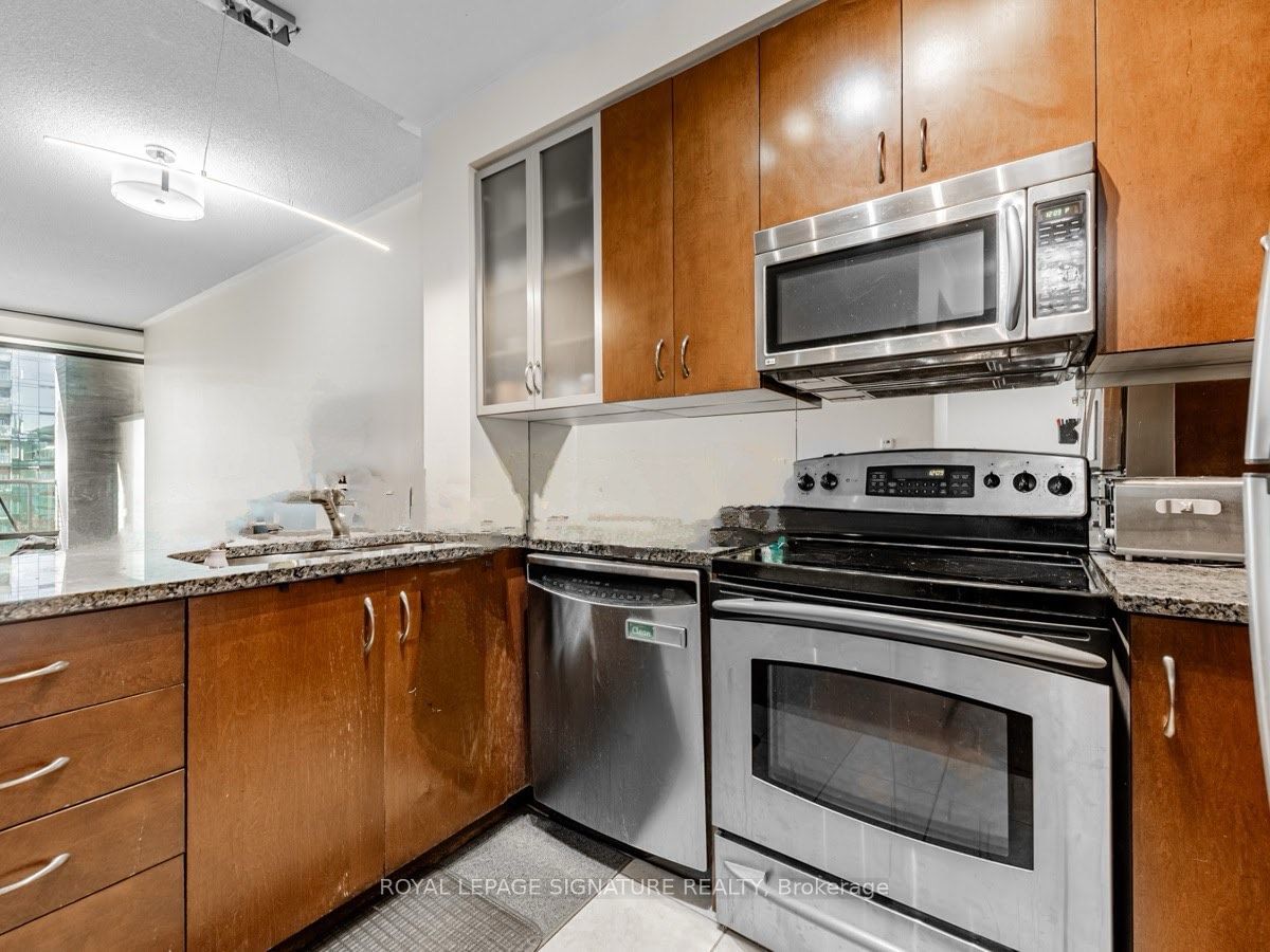 18 Yorkville Ave, unit 508 for sale