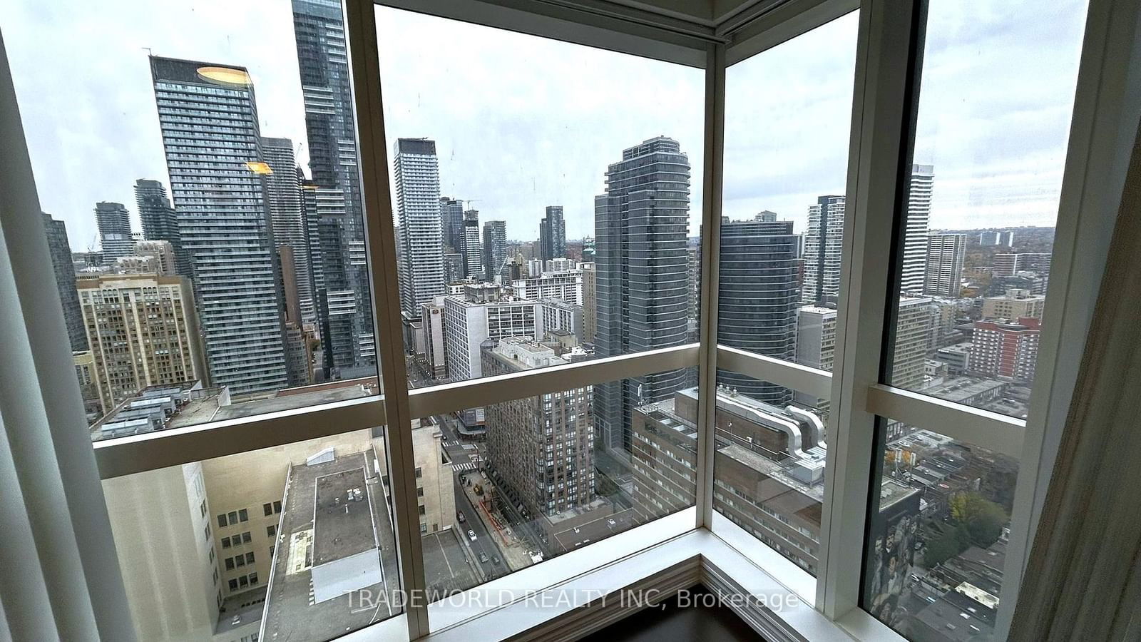 386 Yonge St, unit 3101 for rent