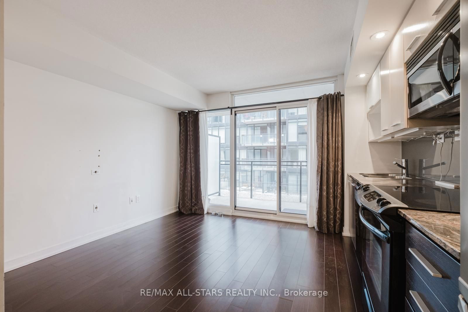 8 Telegram Mews, unit 620 for sale