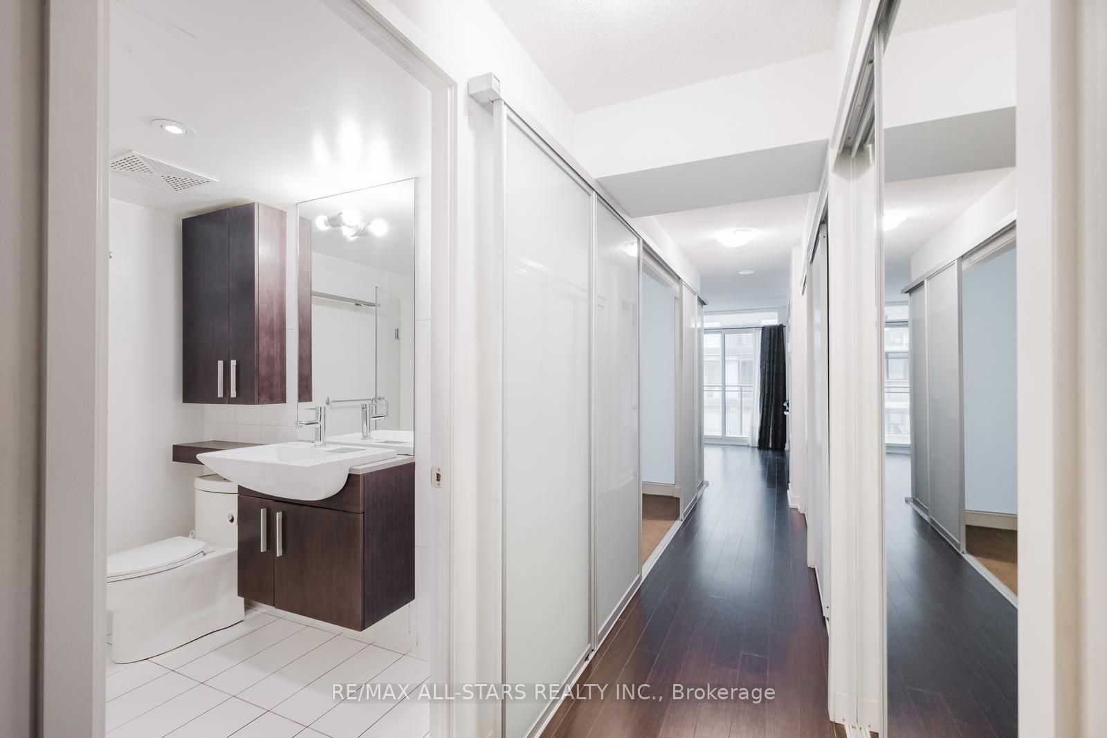 8 Telegram Mews, unit 620 for sale