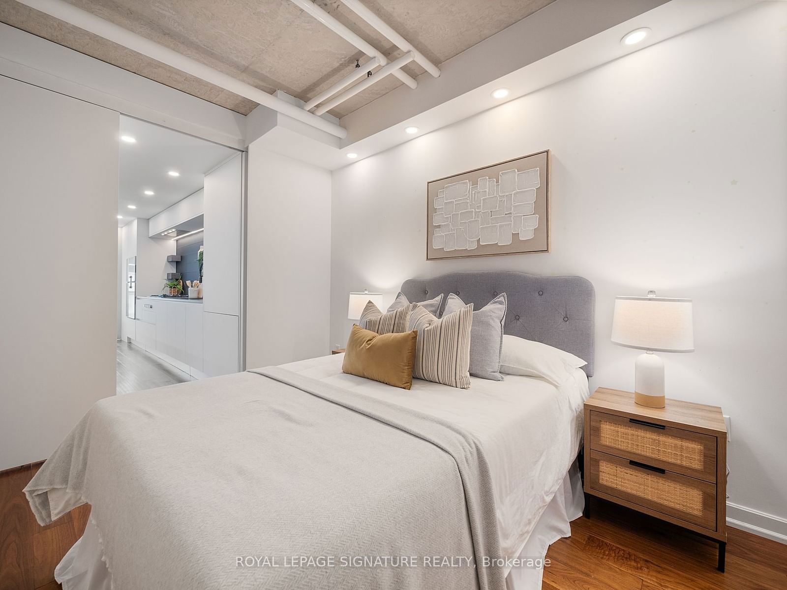 533 Richmond St W, unit PH2 for rent