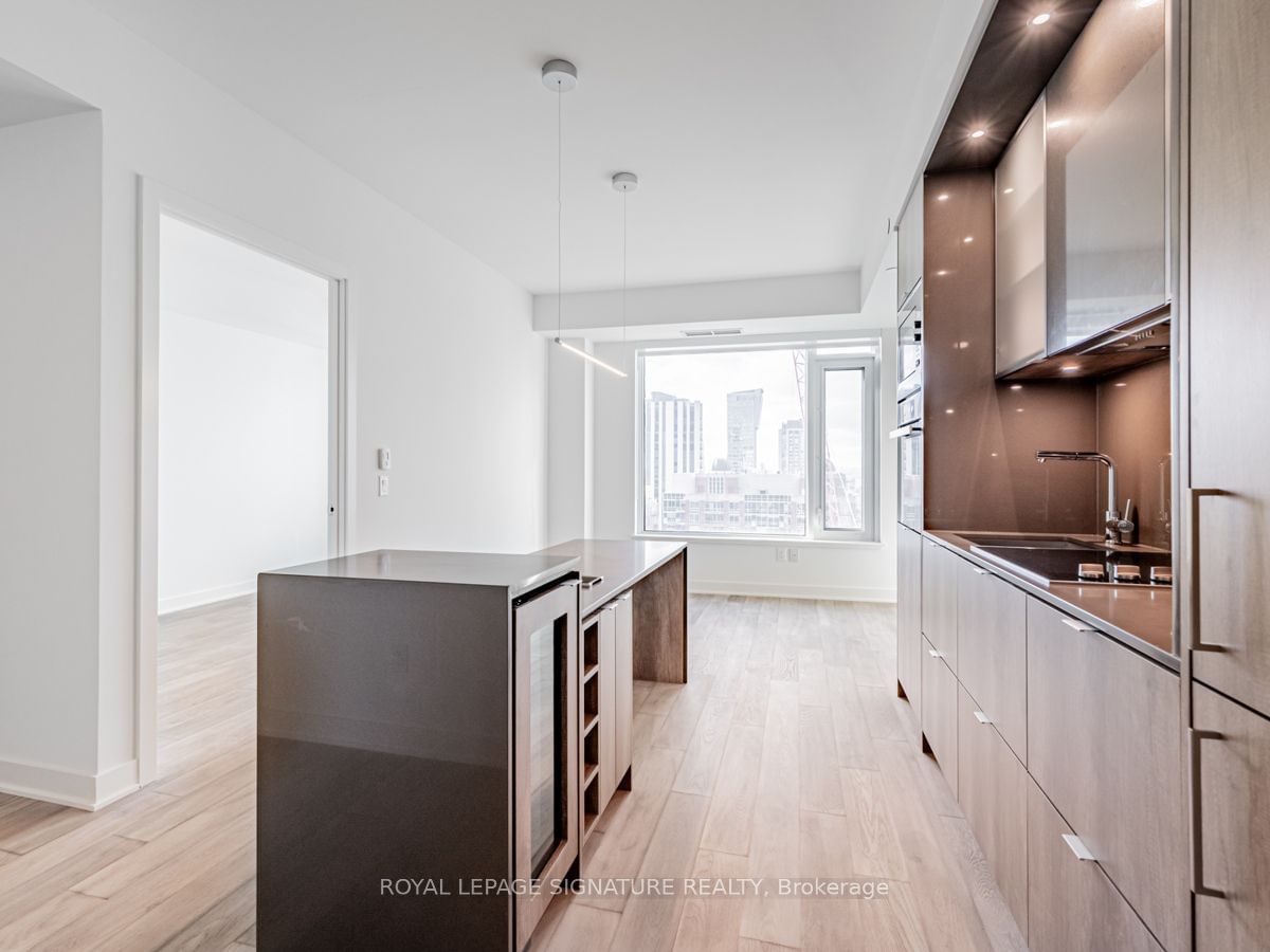 11 Yorkville Ave, unit 1701 for rent