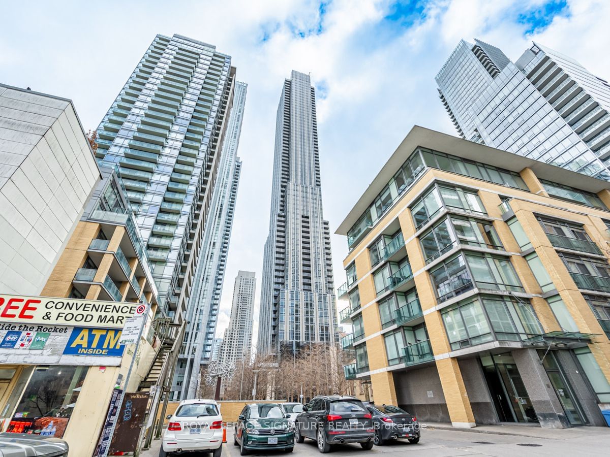 11 Yorkville Ave, unit 1701 for rent