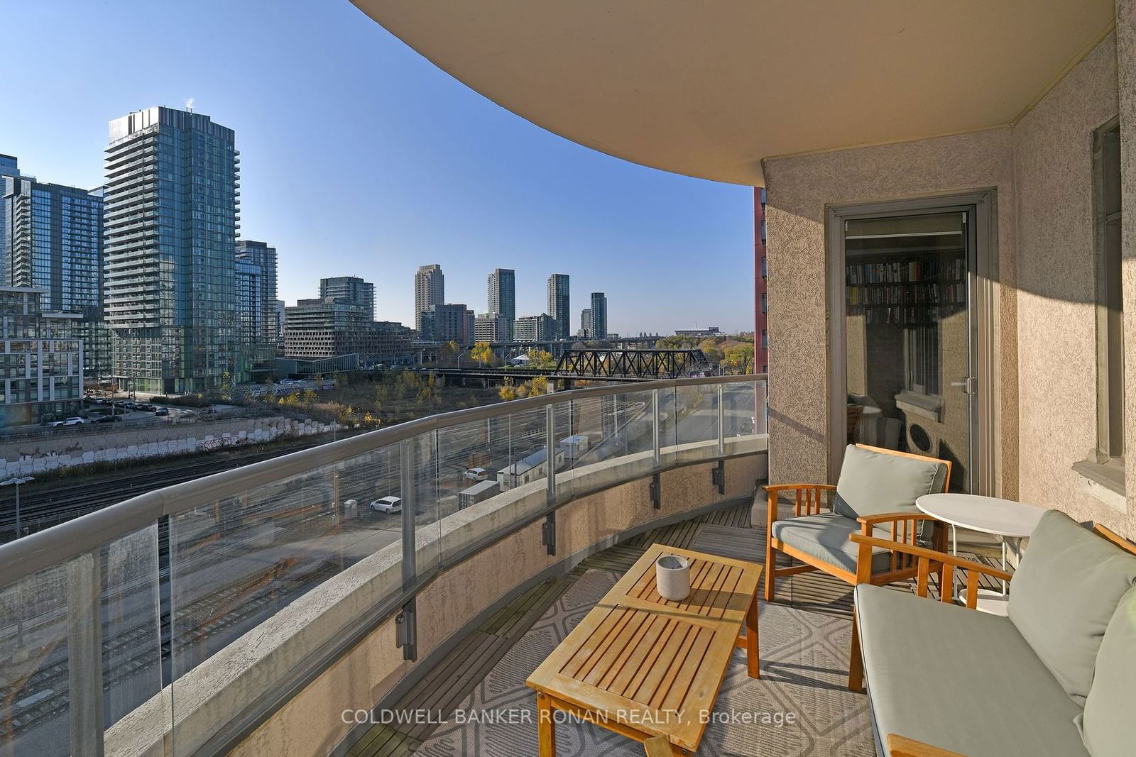 550 Front St W, unit 602 for sale