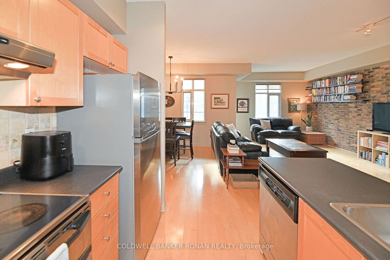 550 Front St W, unit 602 for sale