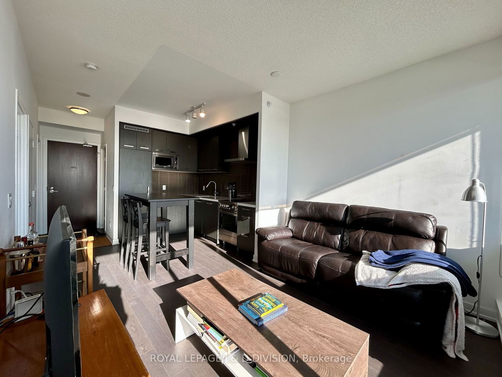 120 Bayview Ave, unit S805 for rent