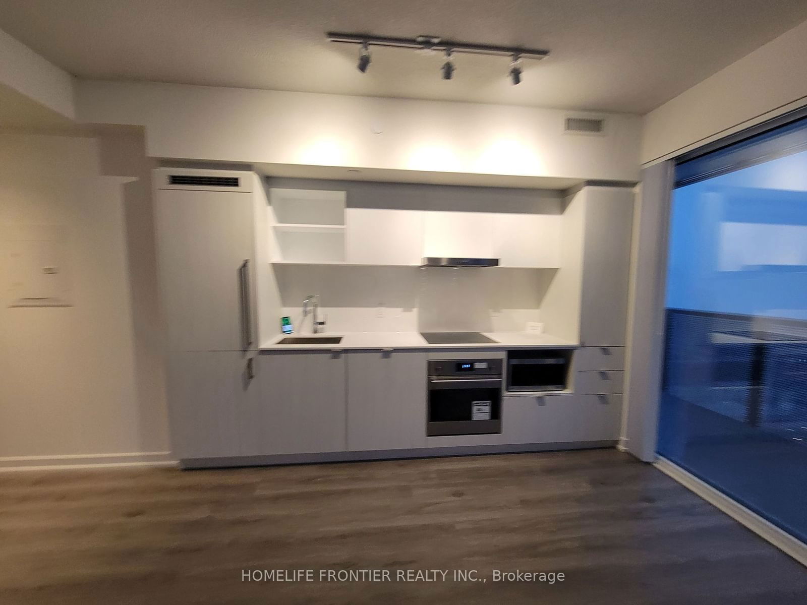 138 Downes St, unit 2707 for rent