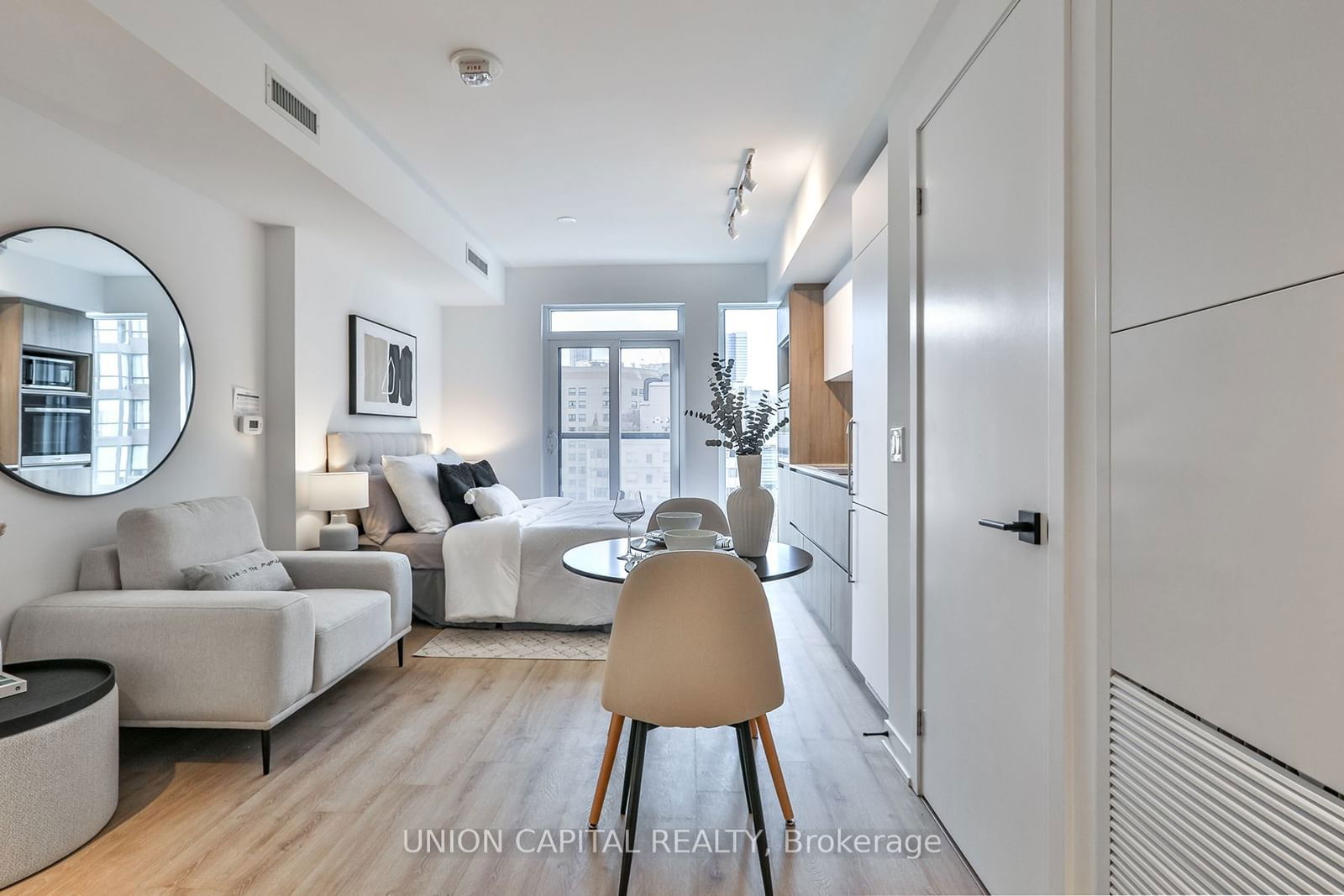 319 Jarvis St, unit 803 for sale