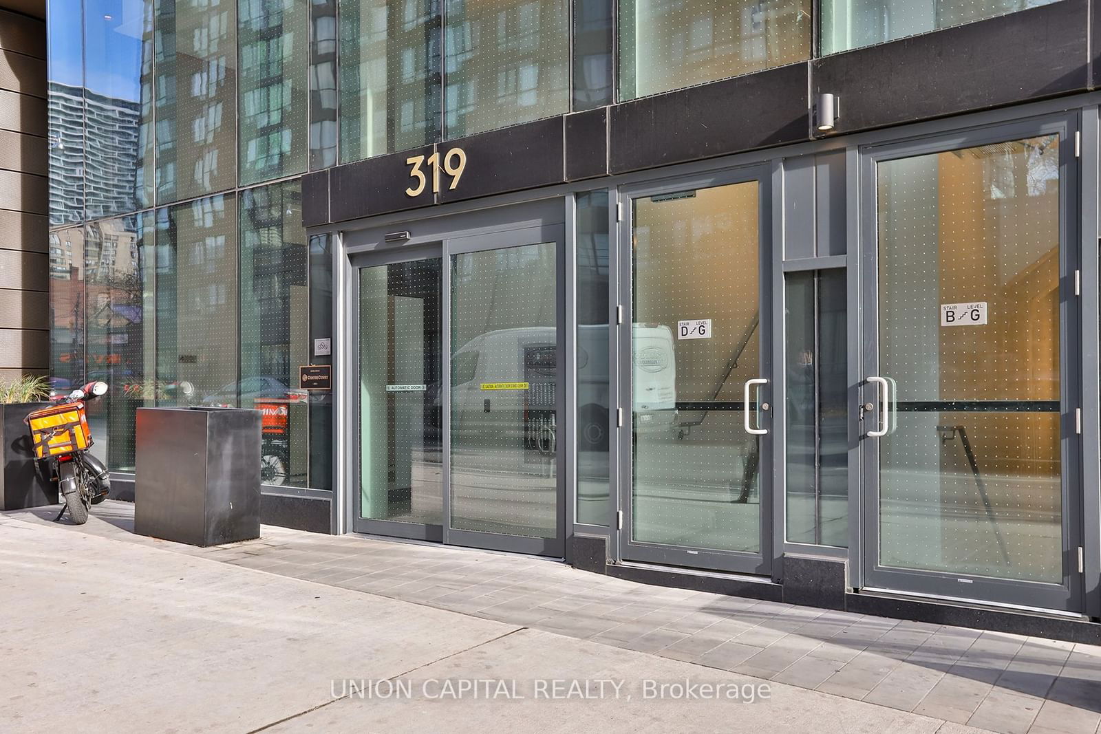 319 Jarvis St, unit 803 for sale