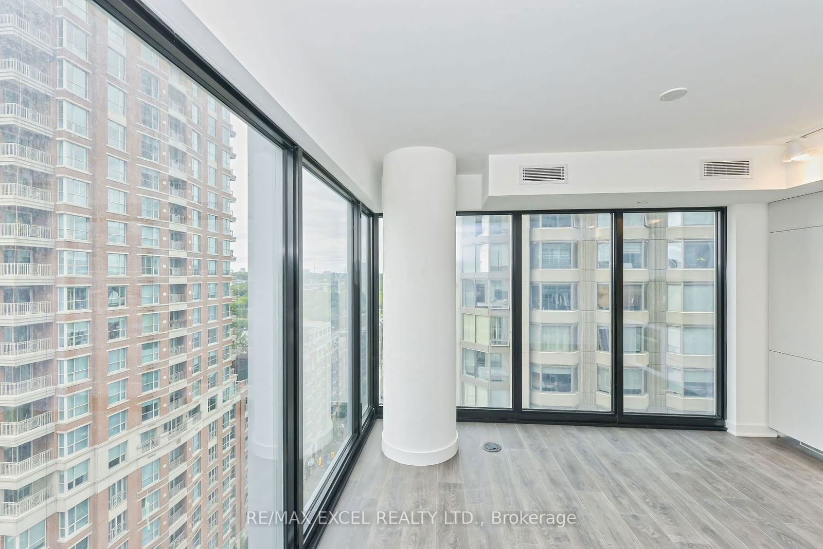 188 Cumberland St, unit 1712 for rent