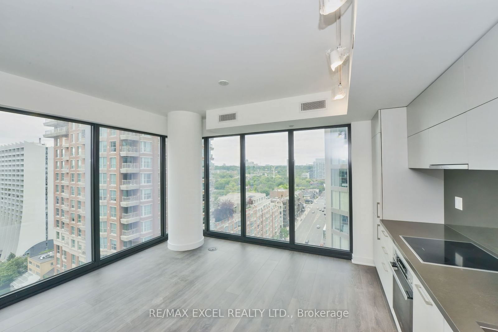 188 Cumberland St, unit 1712 for rent