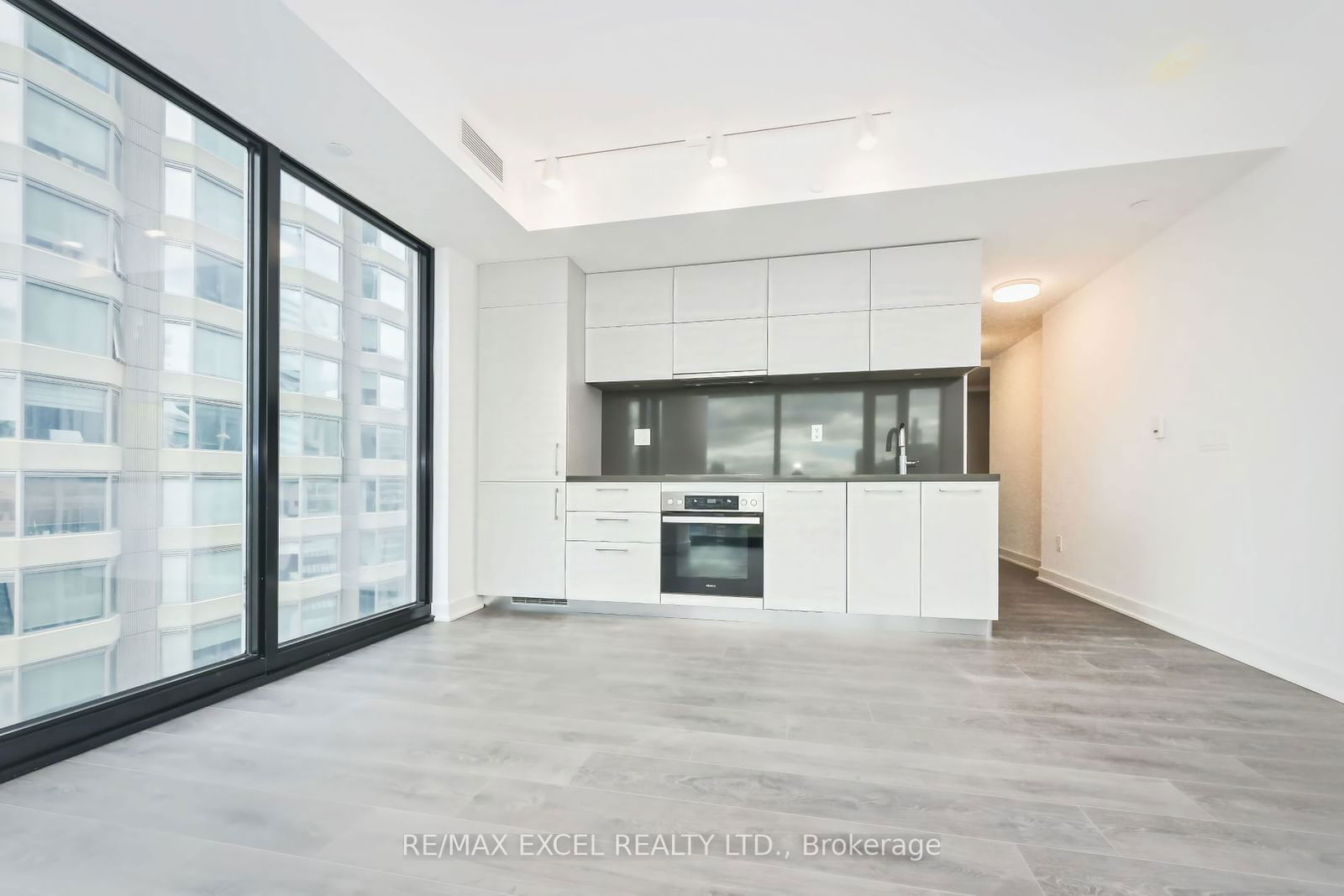 188 Cumberland St, unit 1712 for rent