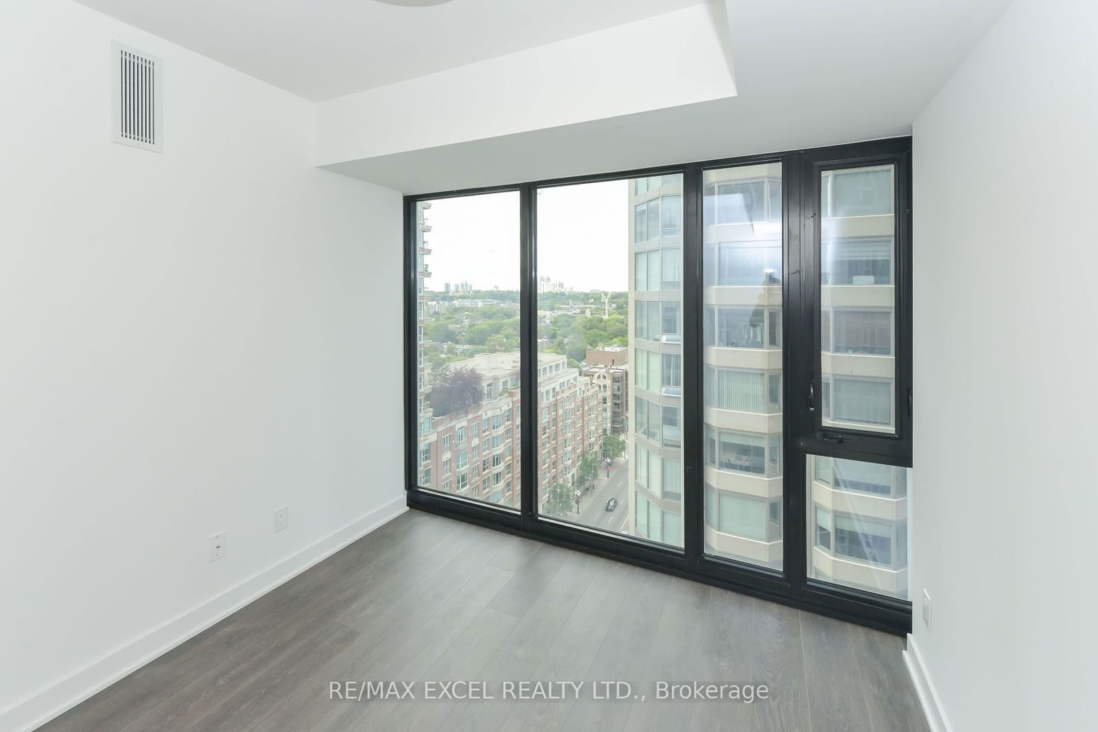 188 Cumberland St, unit 1712 for rent