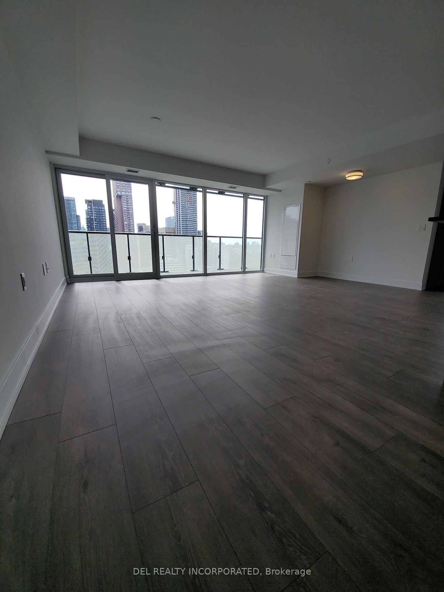 575 Bloor St E, unit 1802 for rent