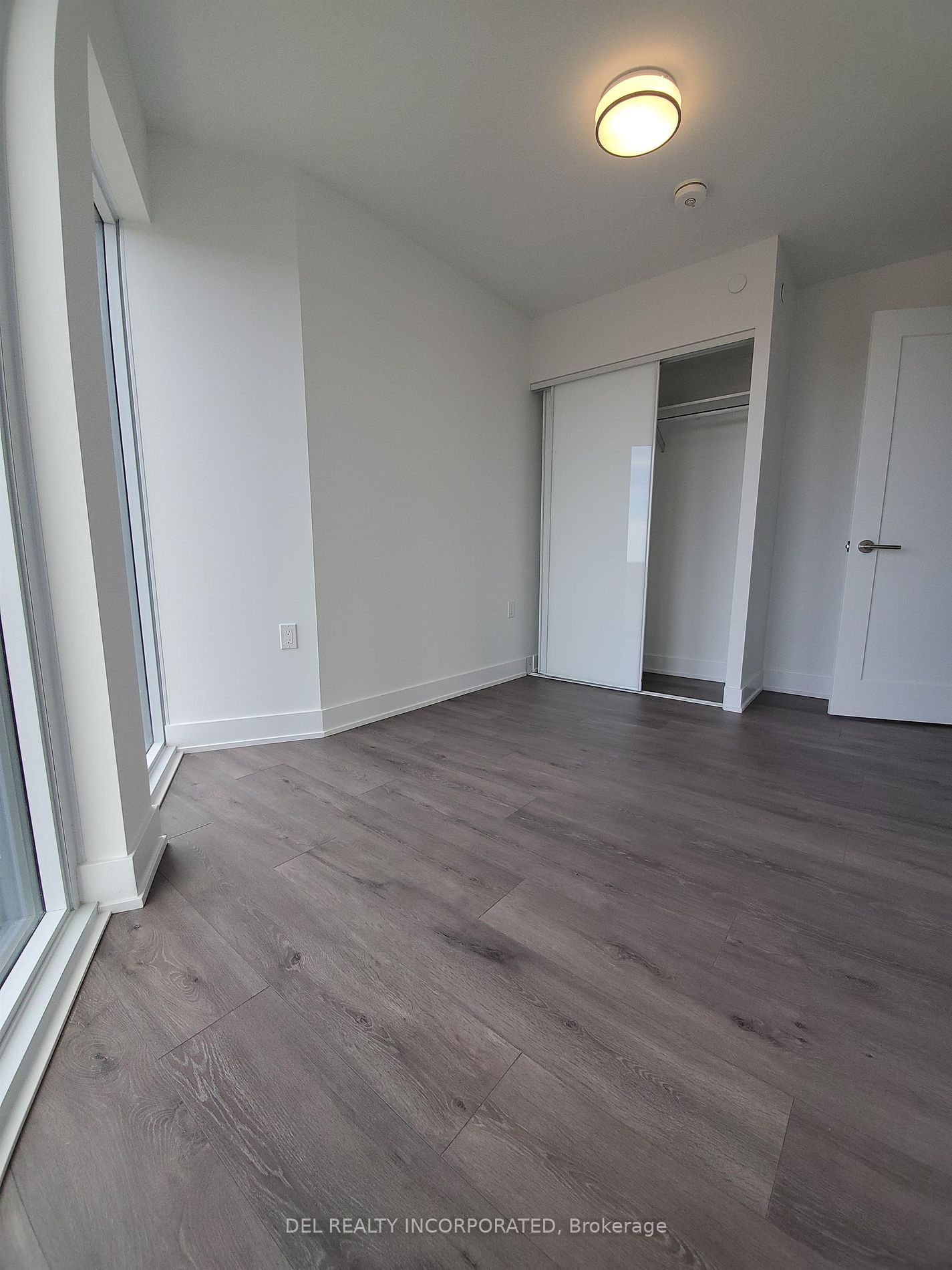 575 Bloor St E, unit 1802 for rent