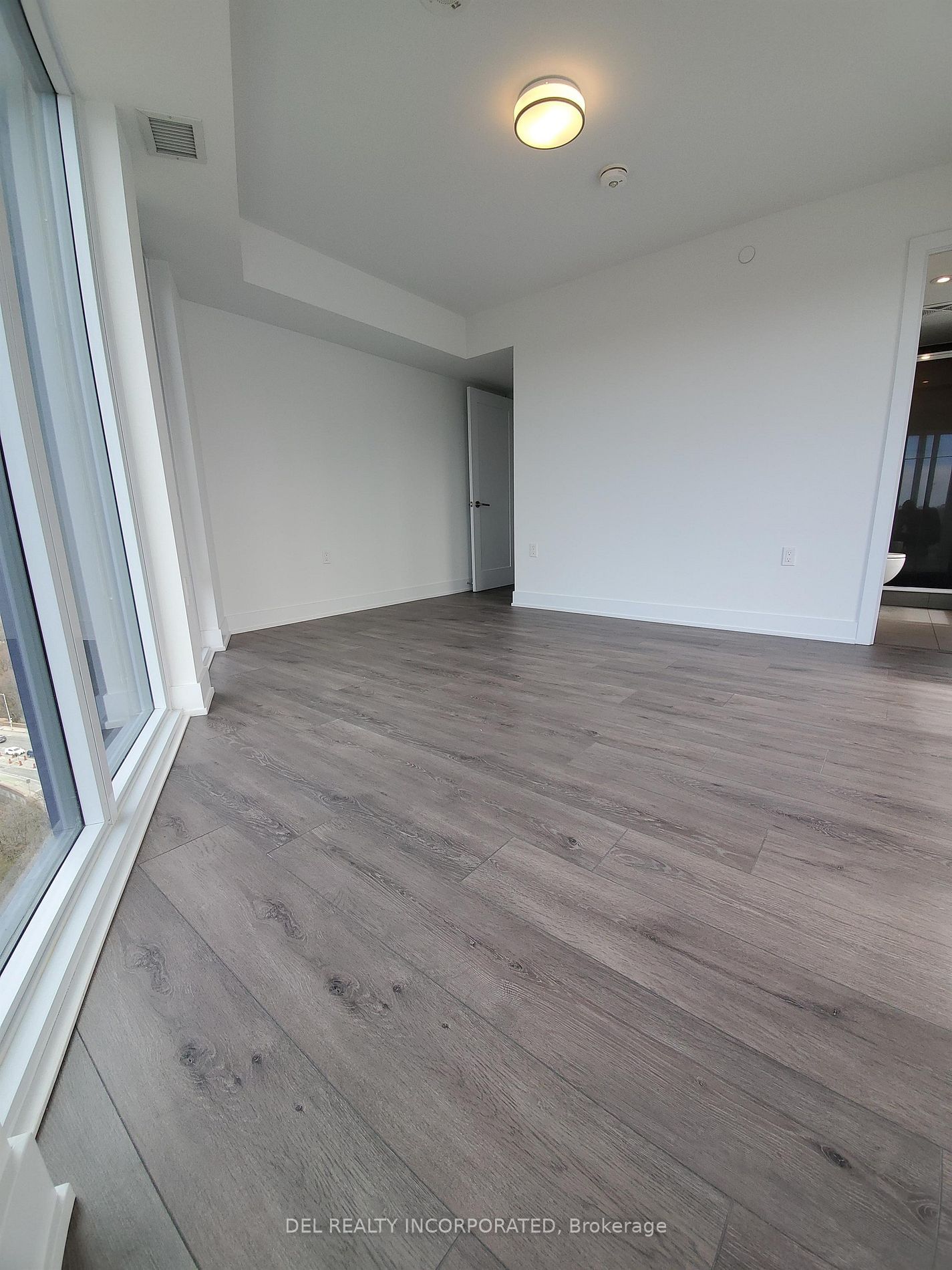 575 Bloor St E, unit 1802 for rent