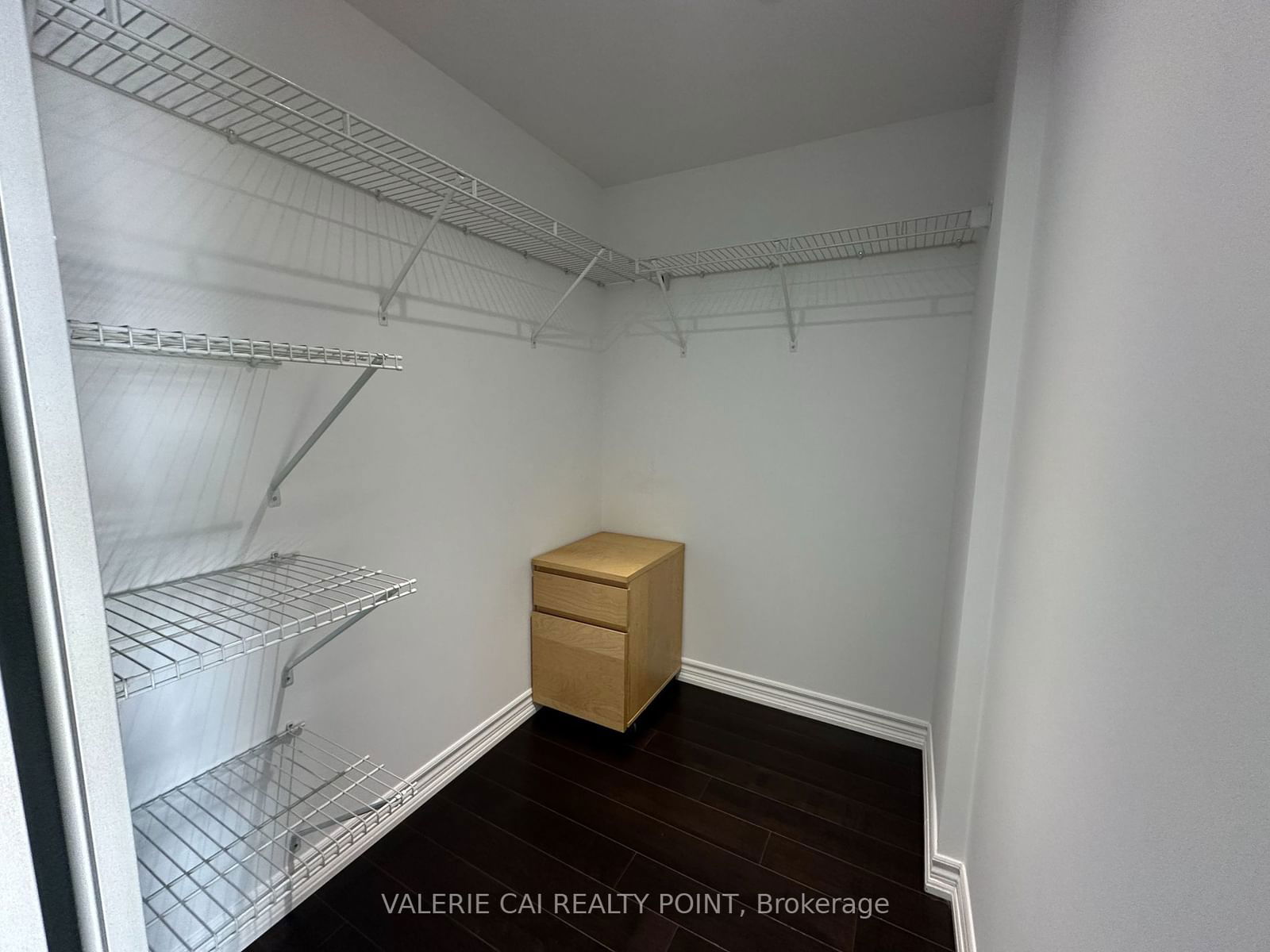 386 Yonge St, unit 2209 for rent