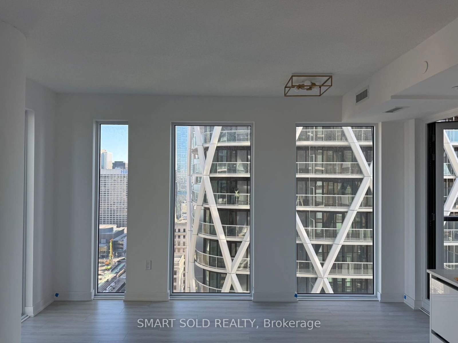 238 Simcoe St, unit 2804 for rent