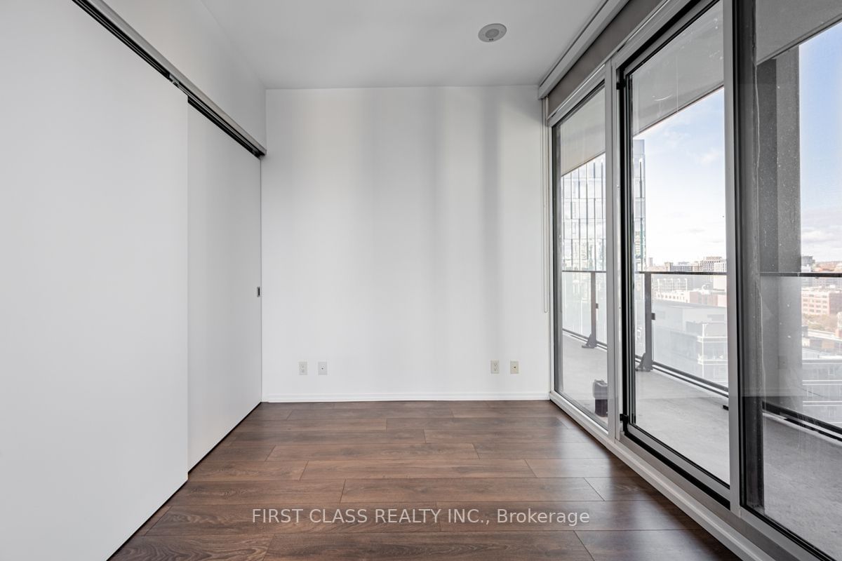 125 Peter St, unit 1308 for rent