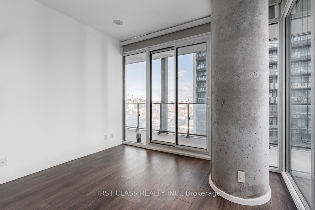 125 Peter St, unit 1308 for rent