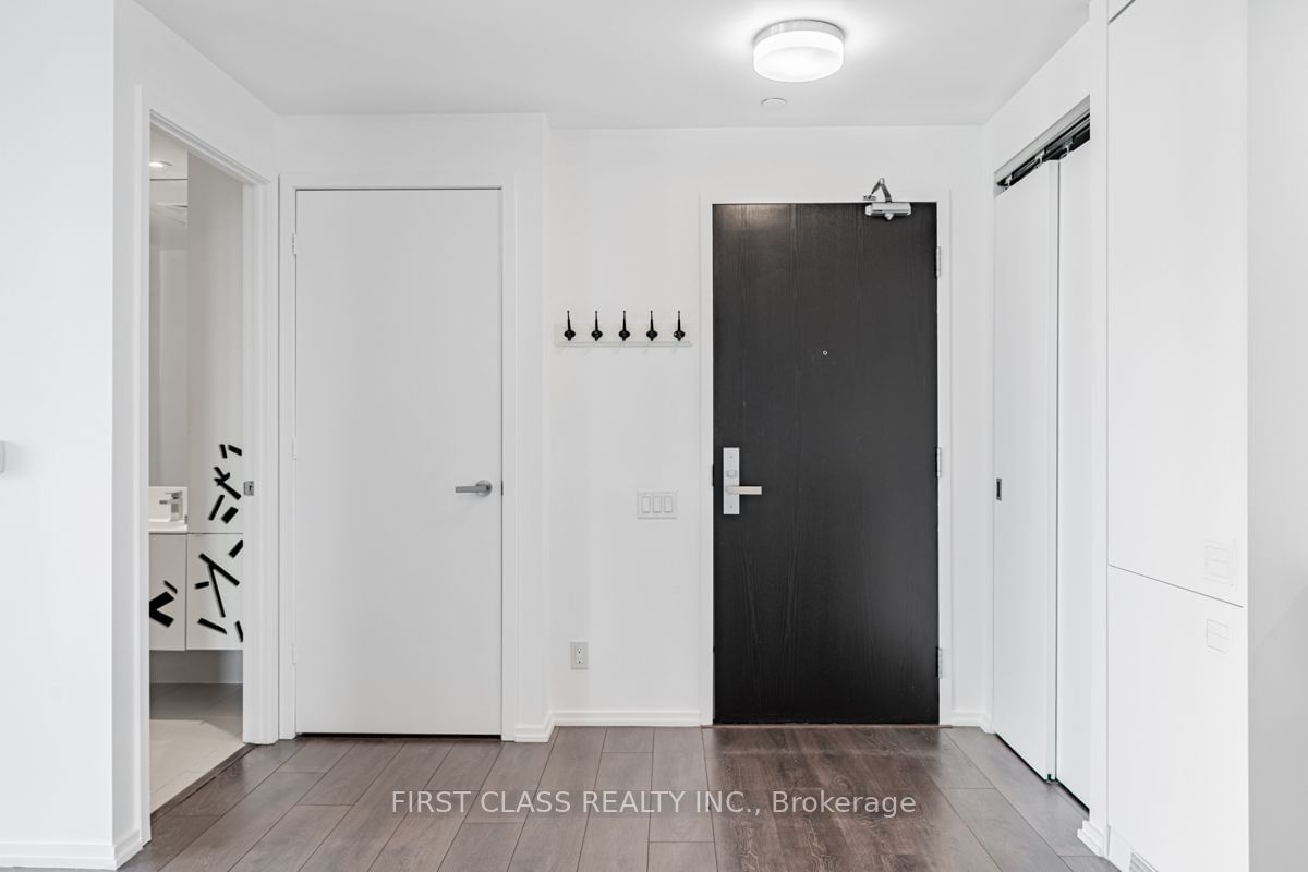 125 Peter St, unit 1308 for rent