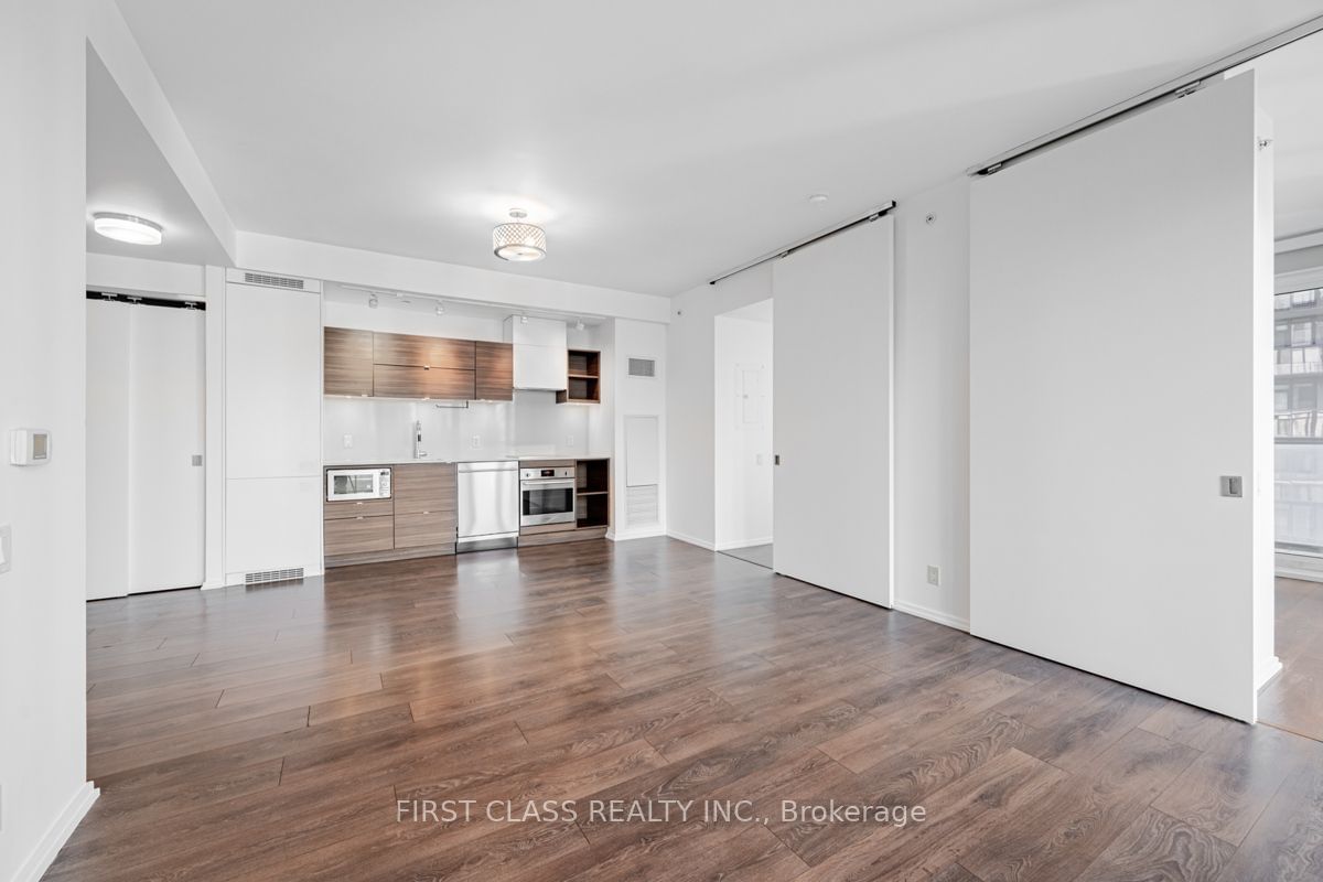 125 Peter St, unit 1308 for rent