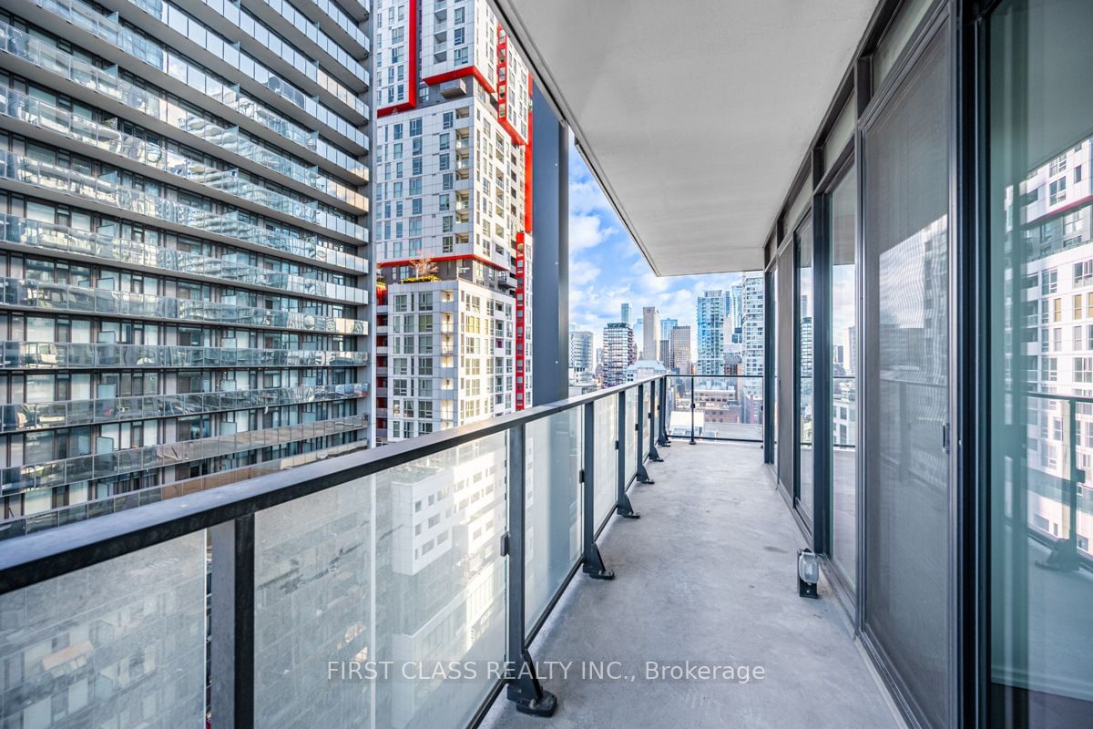 125 Peter St, unit 1308 for rent