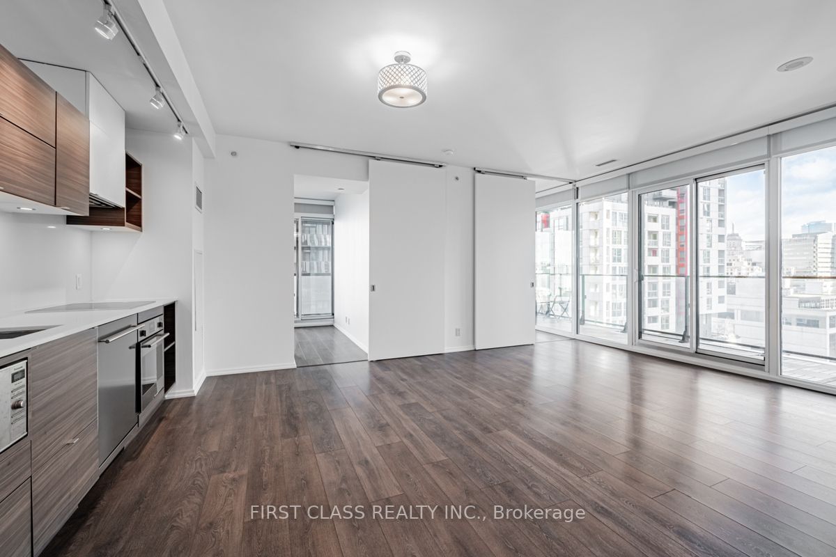 125 Peter St, unit 1308 for rent