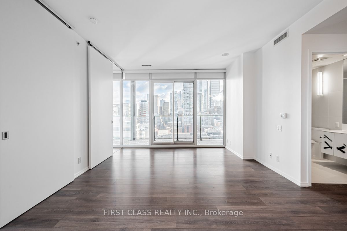 125 Peter St, unit 1308 for rent