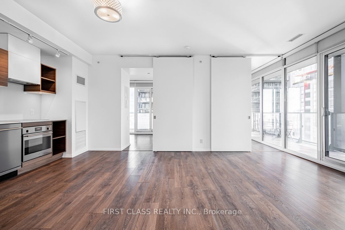 125 Peter St, unit 1308 for rent