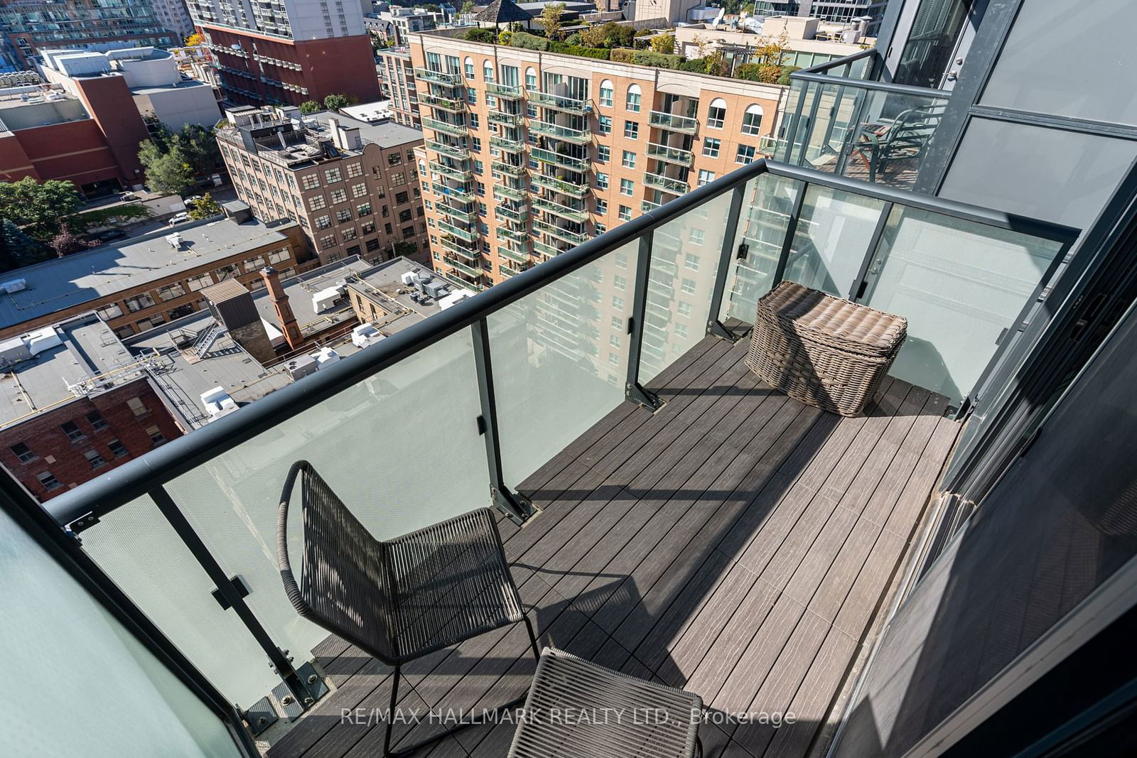 400 Adelaide St E, unit 2110 for sale