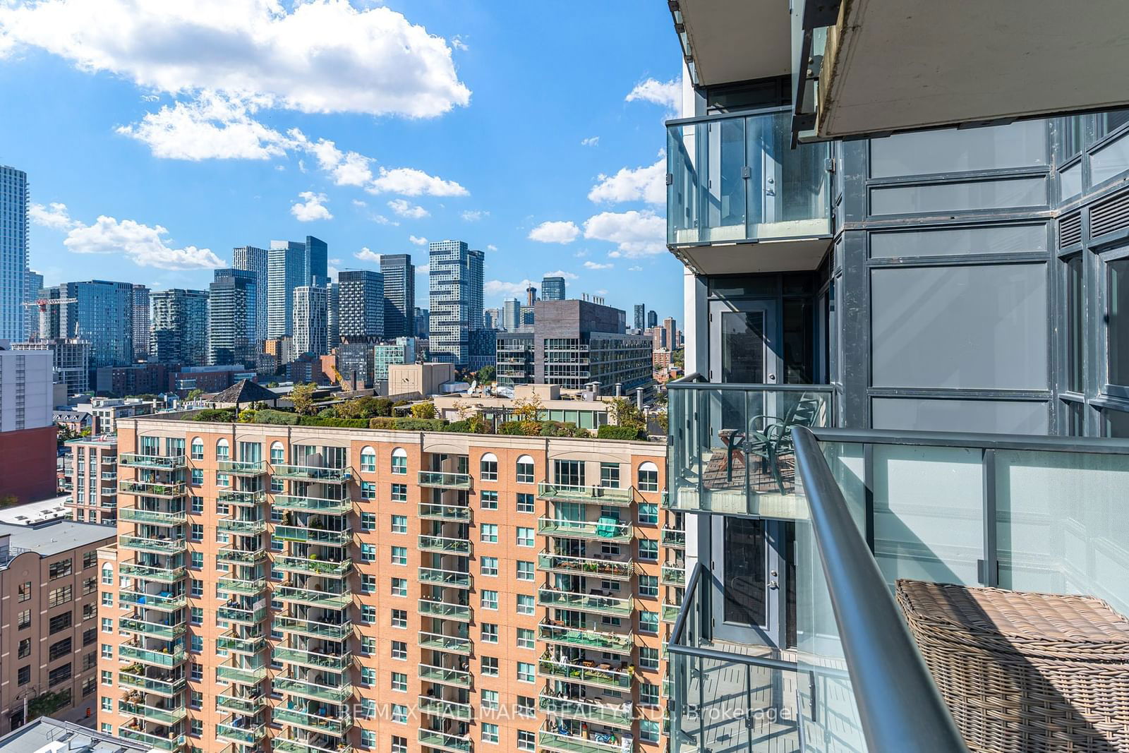 400 Adelaide St E, unit 2110 for sale