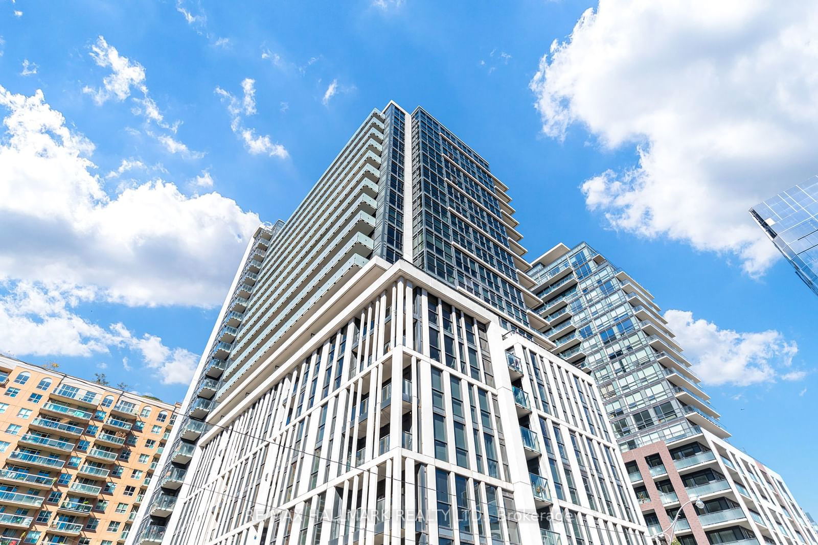 400 Adelaide St E, unit 2110 for sale