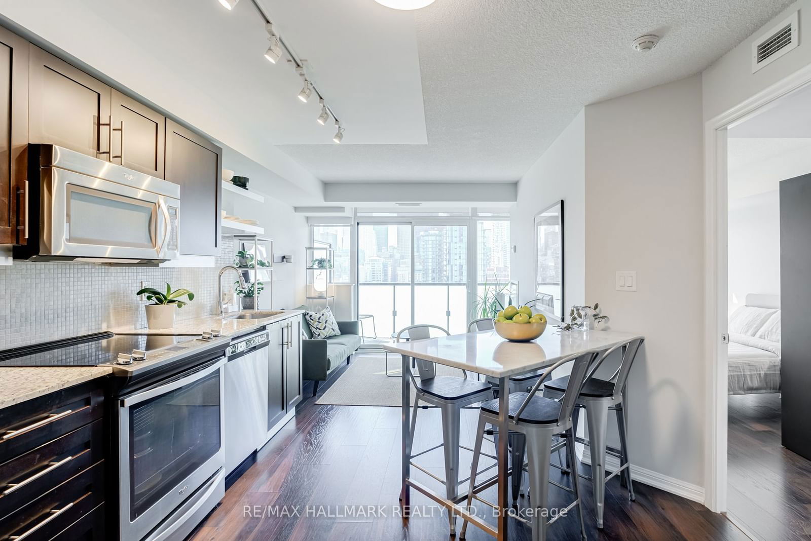 400 Adelaide St E, unit 2110 for sale