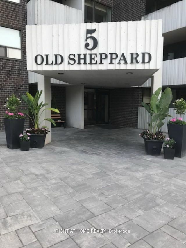 5 Old Sheppard Ave, unit 1507 for rent