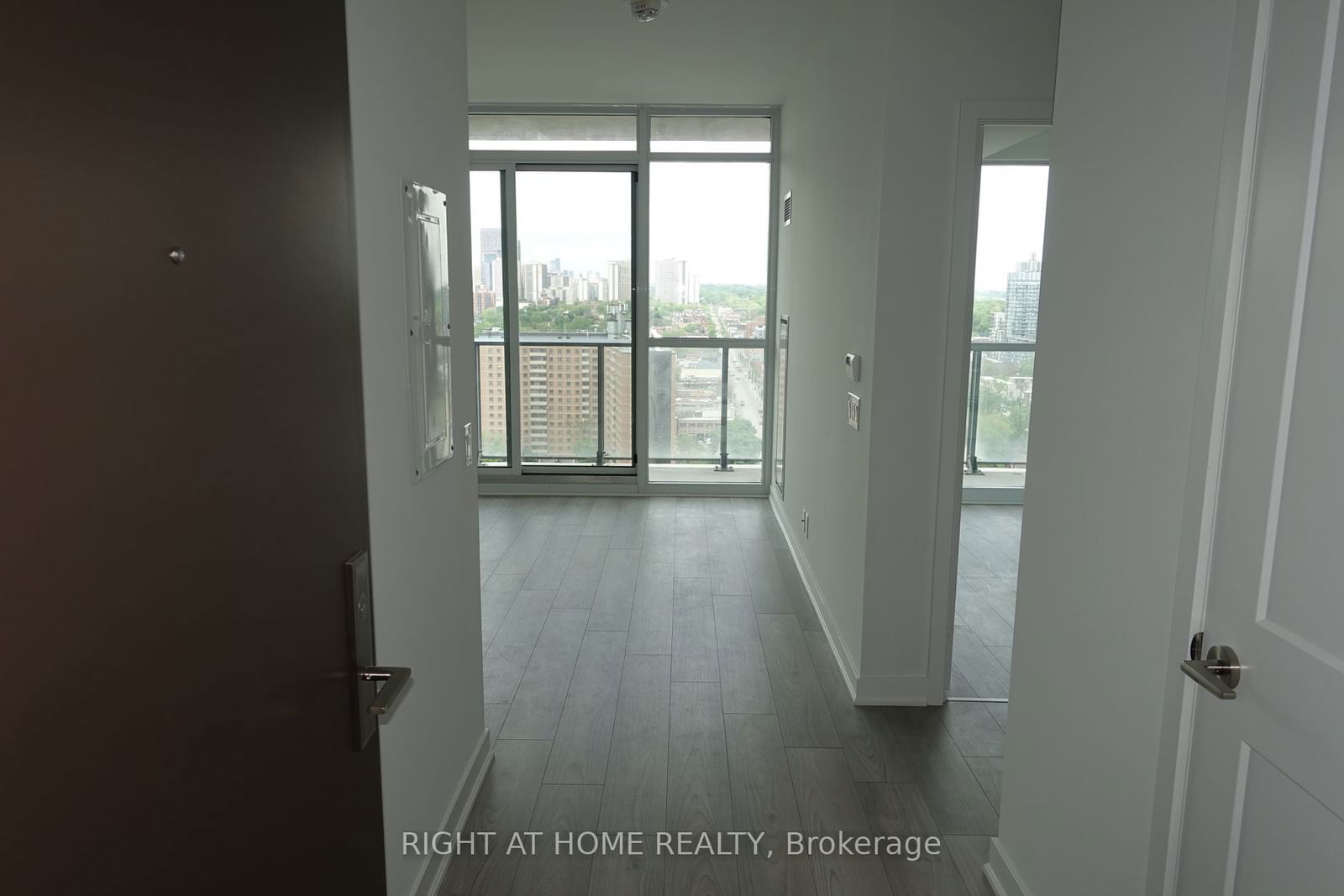 120 Parliament St, unit 2004 for rent