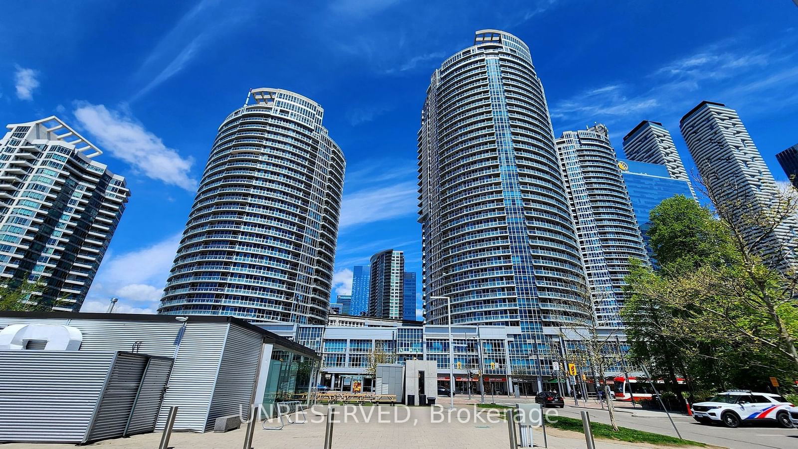 218 Queens Quay W, unit 1206 for sale