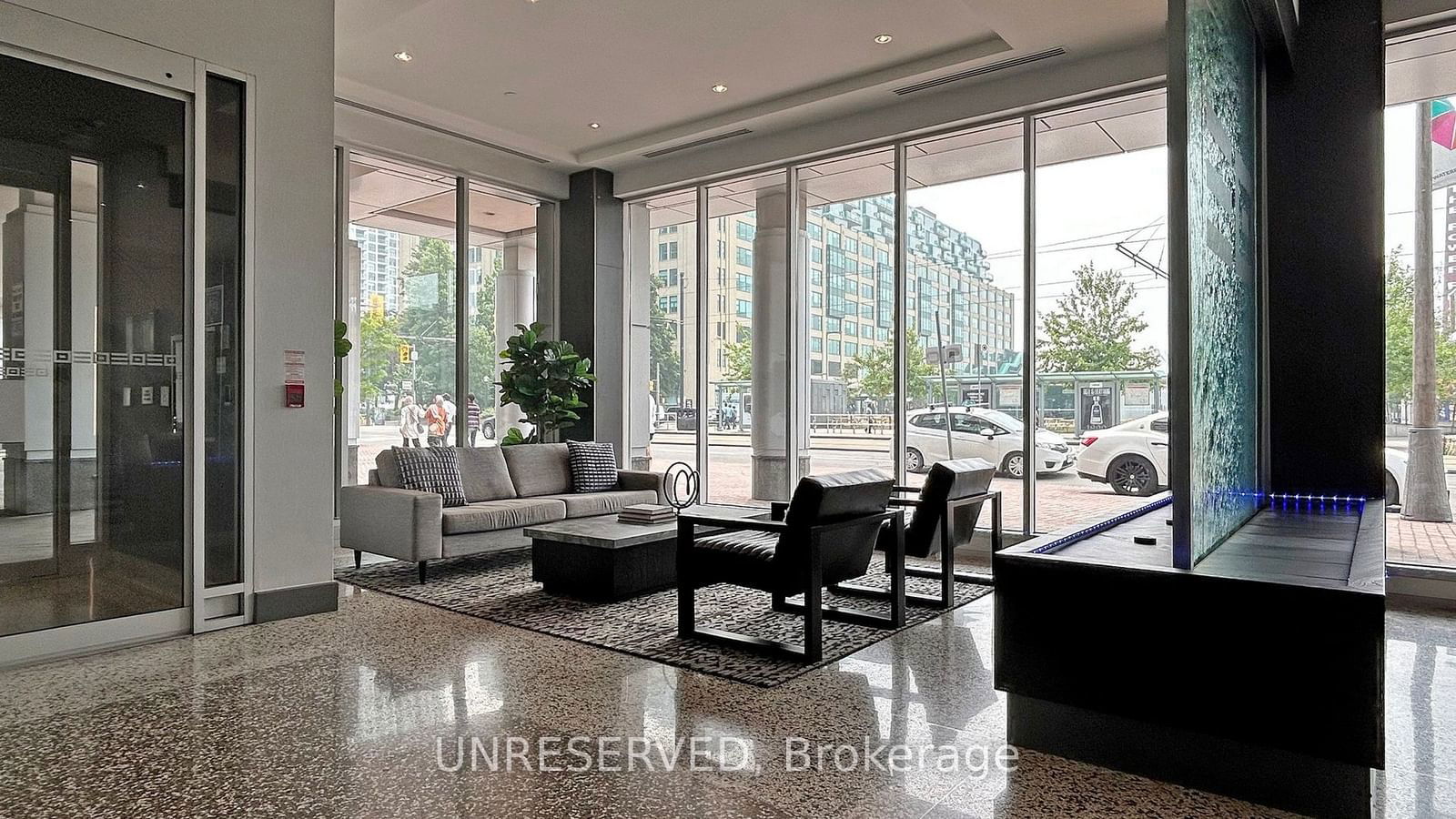 218 Queens Quay W, unit 1206 for sale