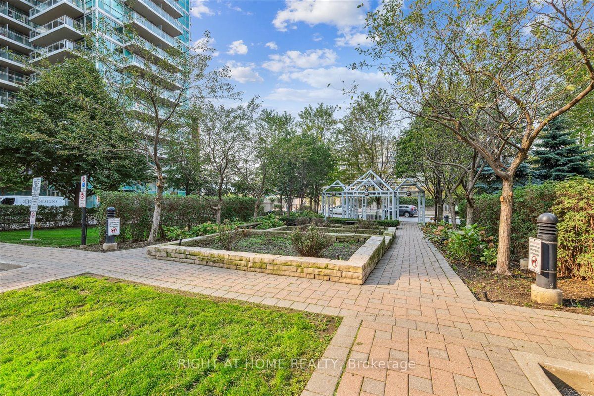 Battery Park Condos, West End, Toronto