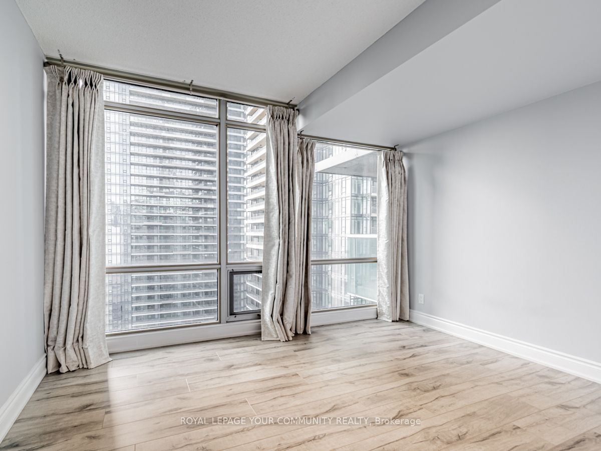 81 Navy Wharf Crt, unit 3205 for rent