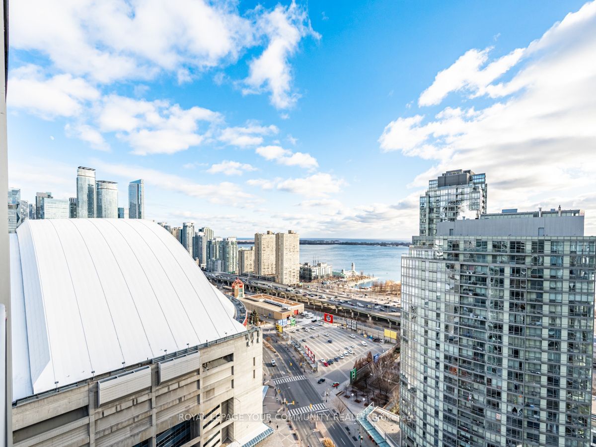 81 Navy Wharf Crt, unit 3205 for rent