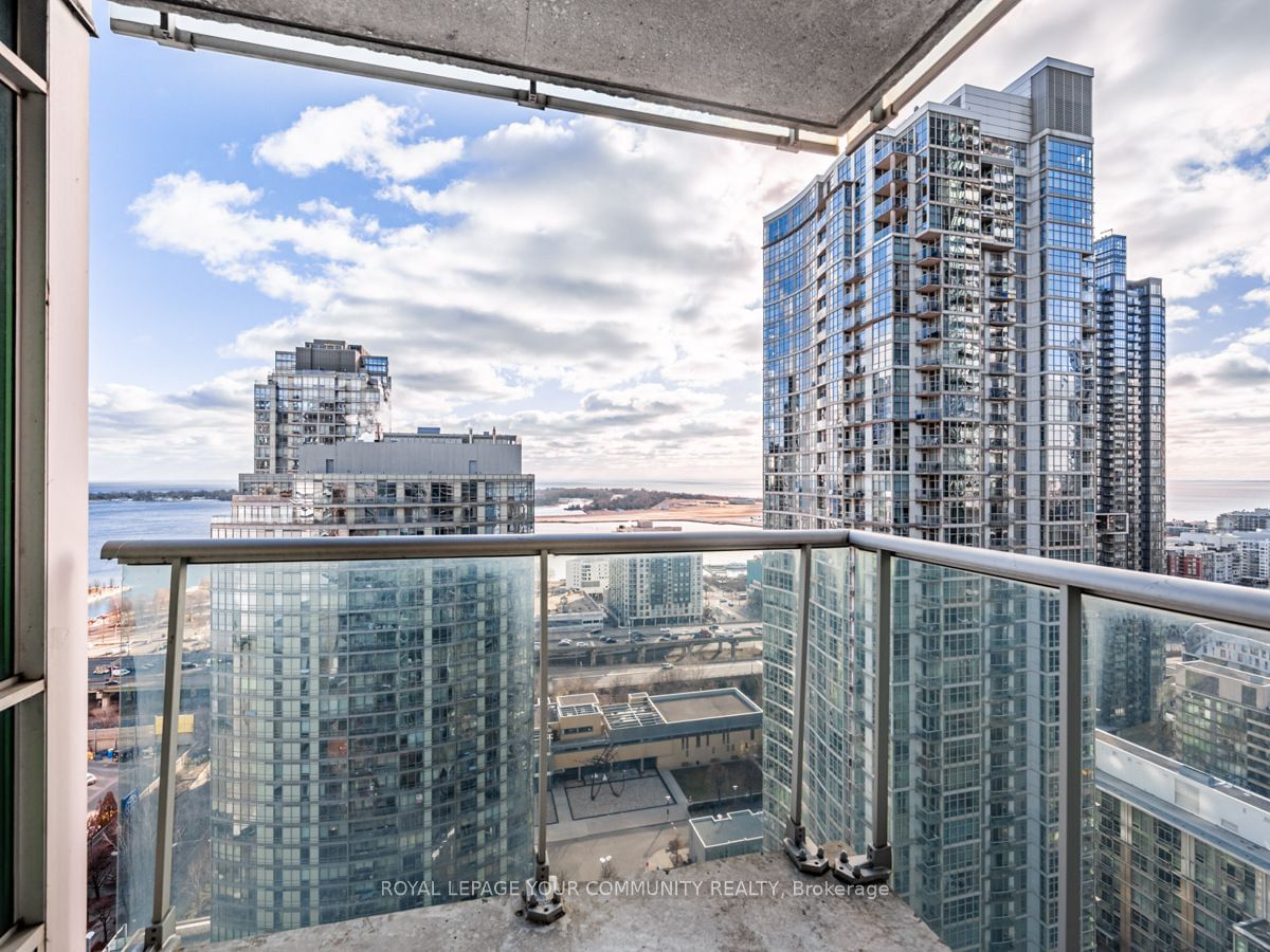 81 Navy Wharf Crt, unit 3205 for rent