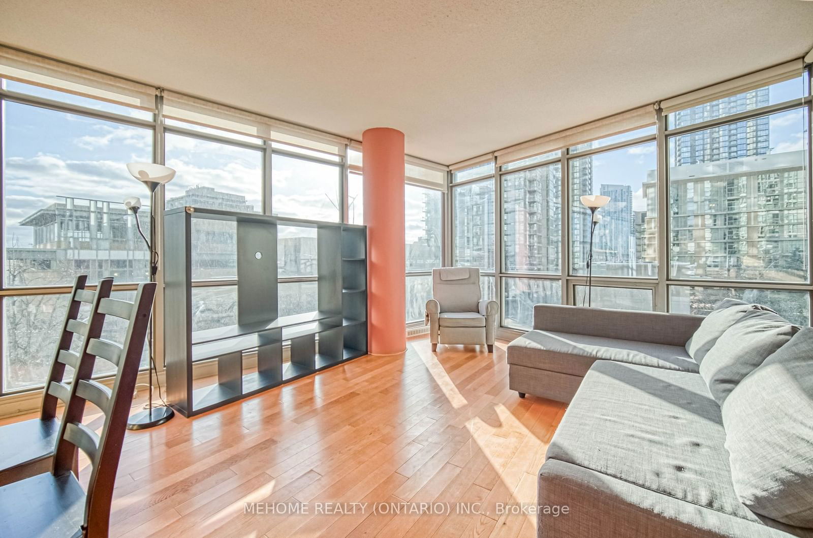 3 Navy Wharf Crt, unit 302 for rent