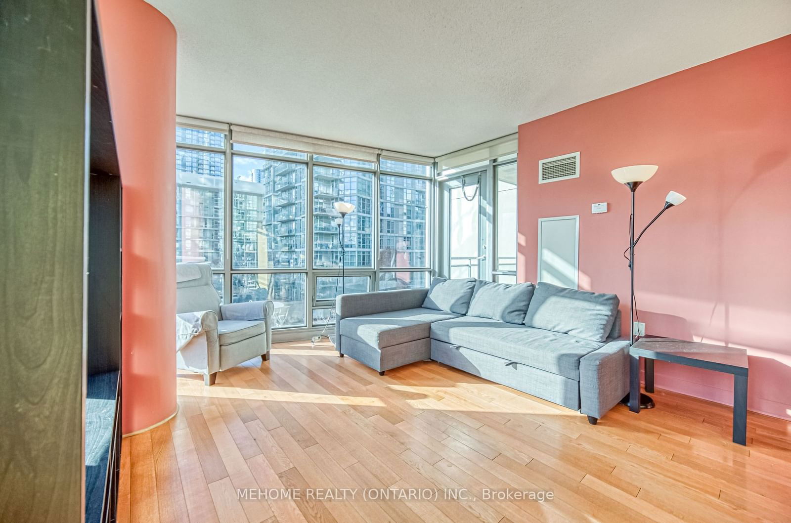 3 Navy Wharf Crt, unit 302 for rent